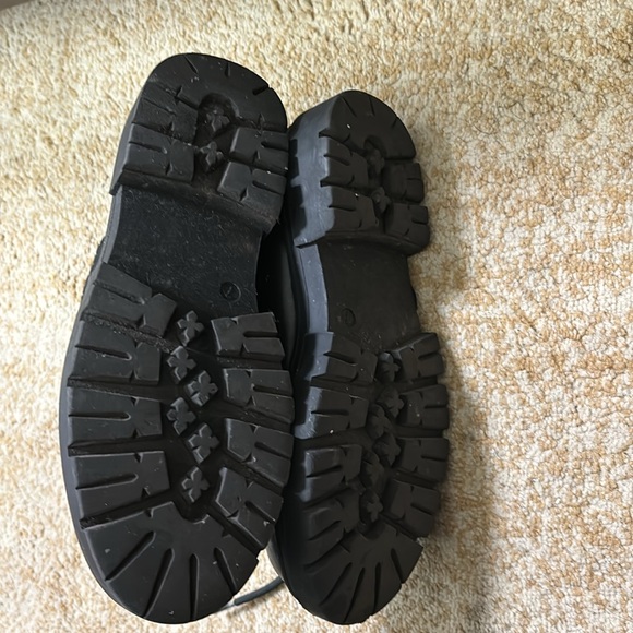 BlACK BOOTS size 7 - Picture 5 of 6